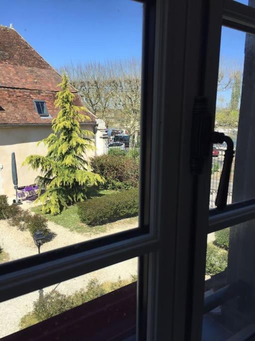 Bel Appart Au Bord De L'Eau Proche Gare Avec Wifi オセール エクステリア 写真