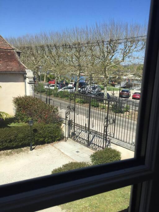 Bel Appart Au Bord De L'Eau Proche Gare Avec Wifi オセール エクステリア 写真